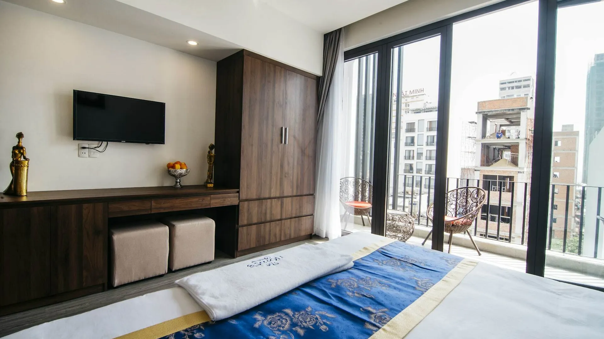***  Royal Lion Hotel & Apartment Da Nang Vietnam